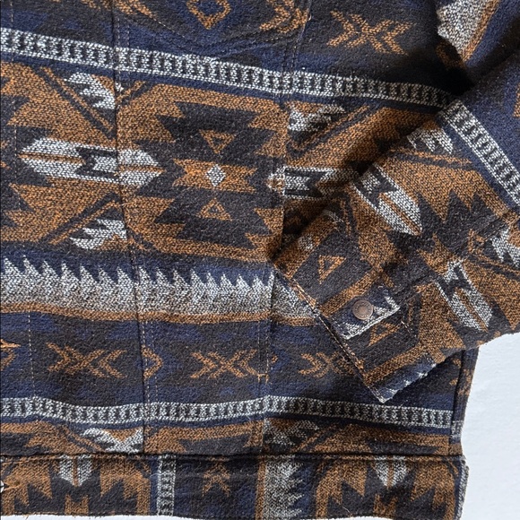 Wrangler Men's Brown and Blue Patterned Jacket with Sherpa Collar - Picture 5 of 8